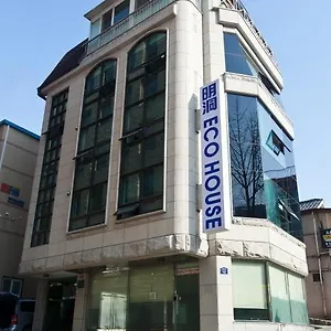 2* Гостевой дом Myeongdong Ecohouse