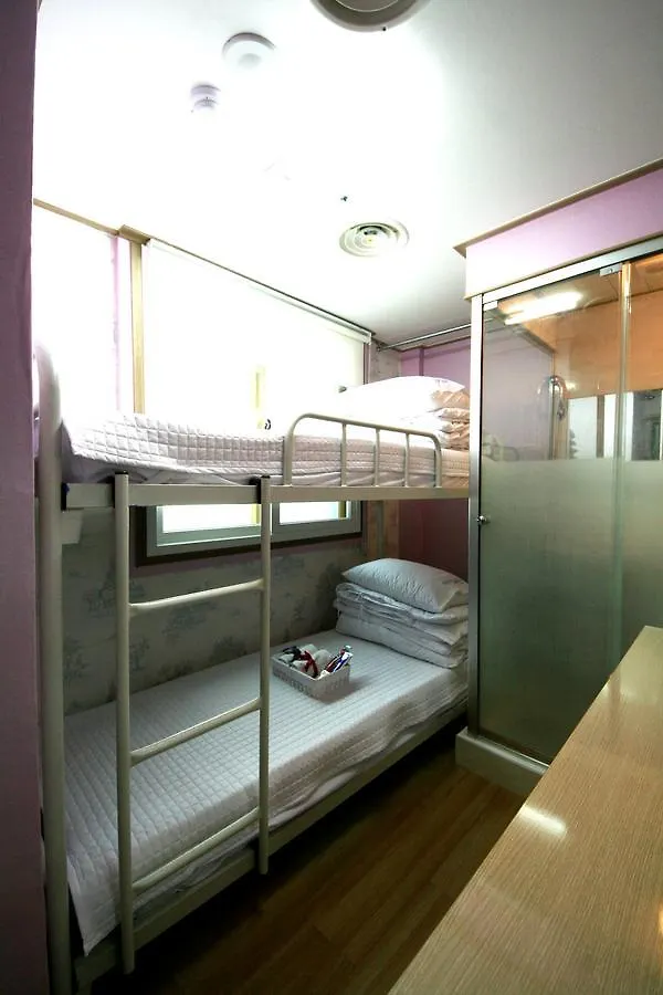 Vision Guesthouse Seoul 2*,